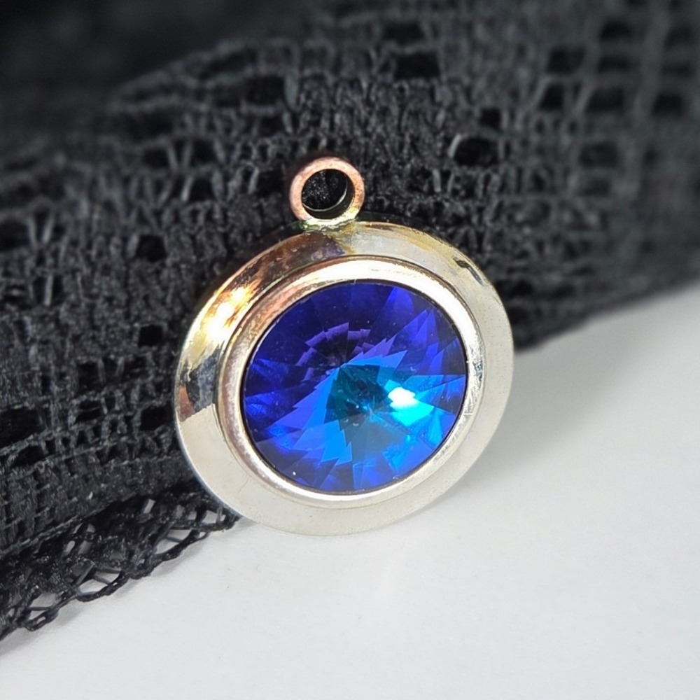 Vintage Round Cobalt Blue Faceted Crystal Silver Tone Pendant Charm 0.75 Inch